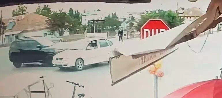 Sivas’ta iki otomobil çarpıştı: 5 kişi yaralandı