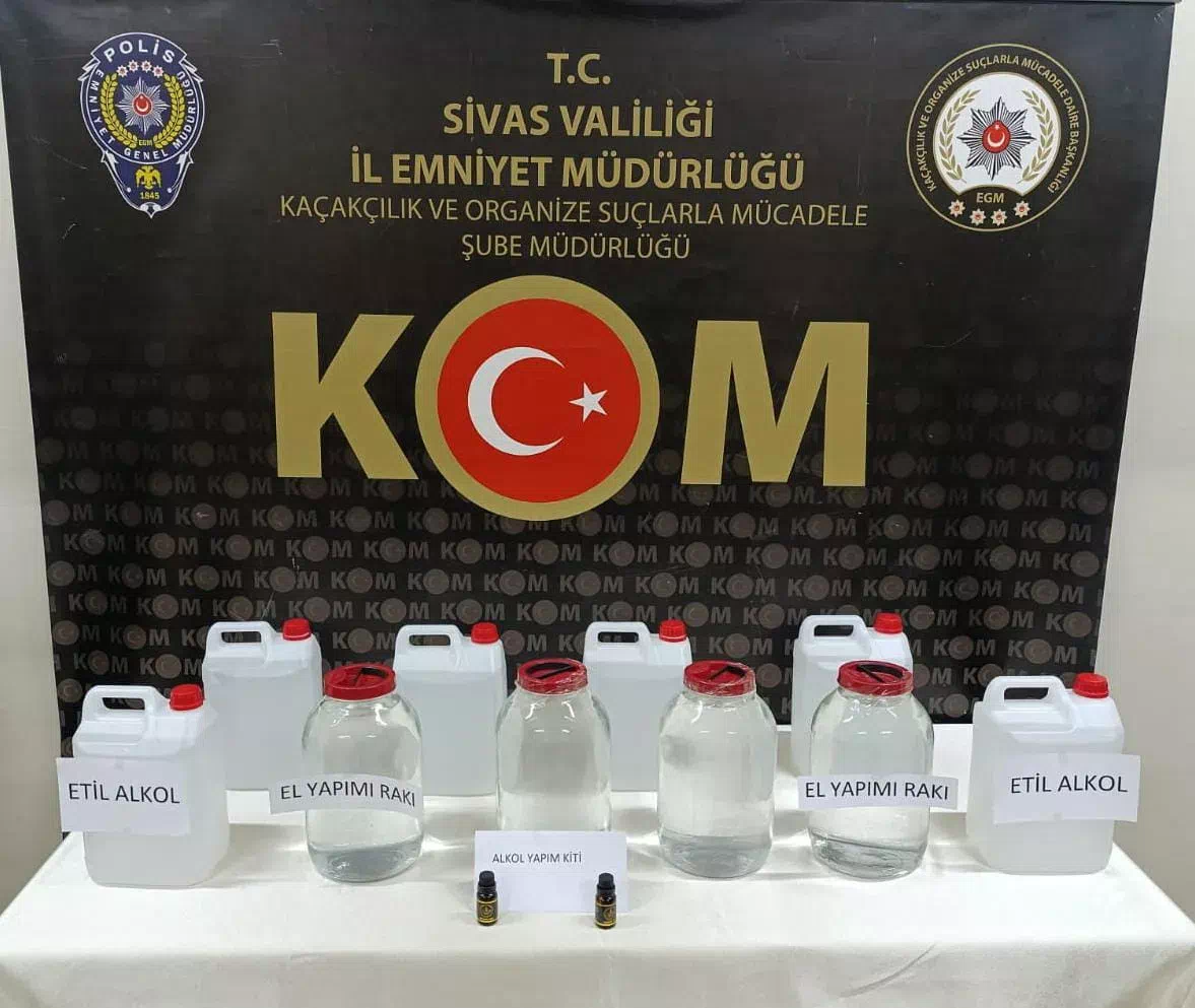 Sivas’ta Kaçak İçki Operasyonunda 50 Litre İçki Ele Geçirildi.