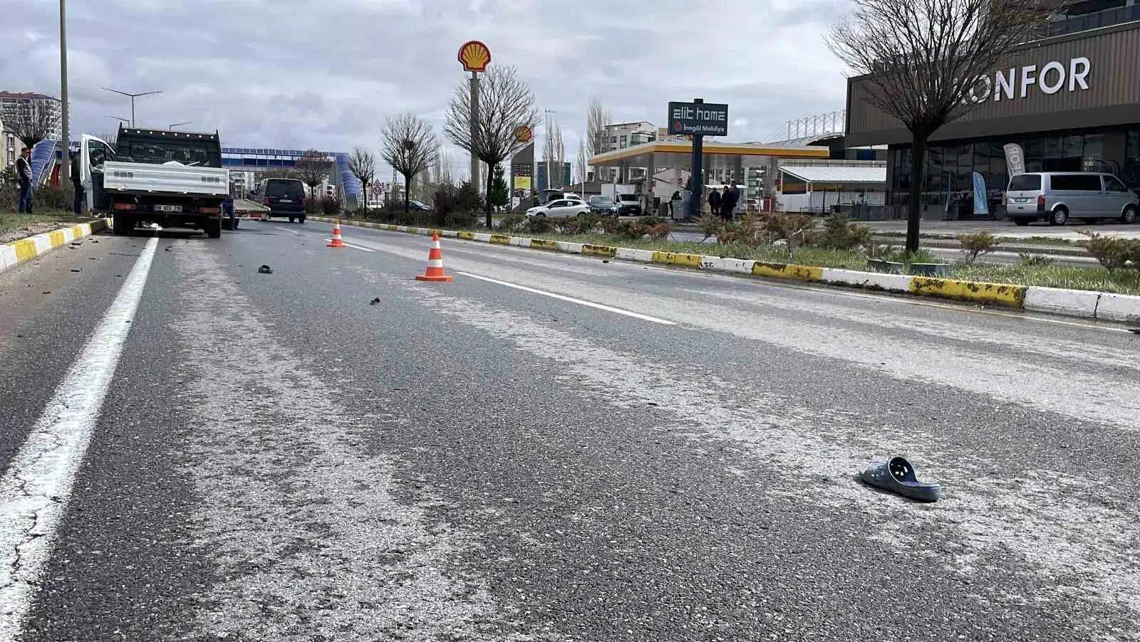 Sivas’ta kamyonet yayaya çarptı: Yaya kurtarılamadı.
