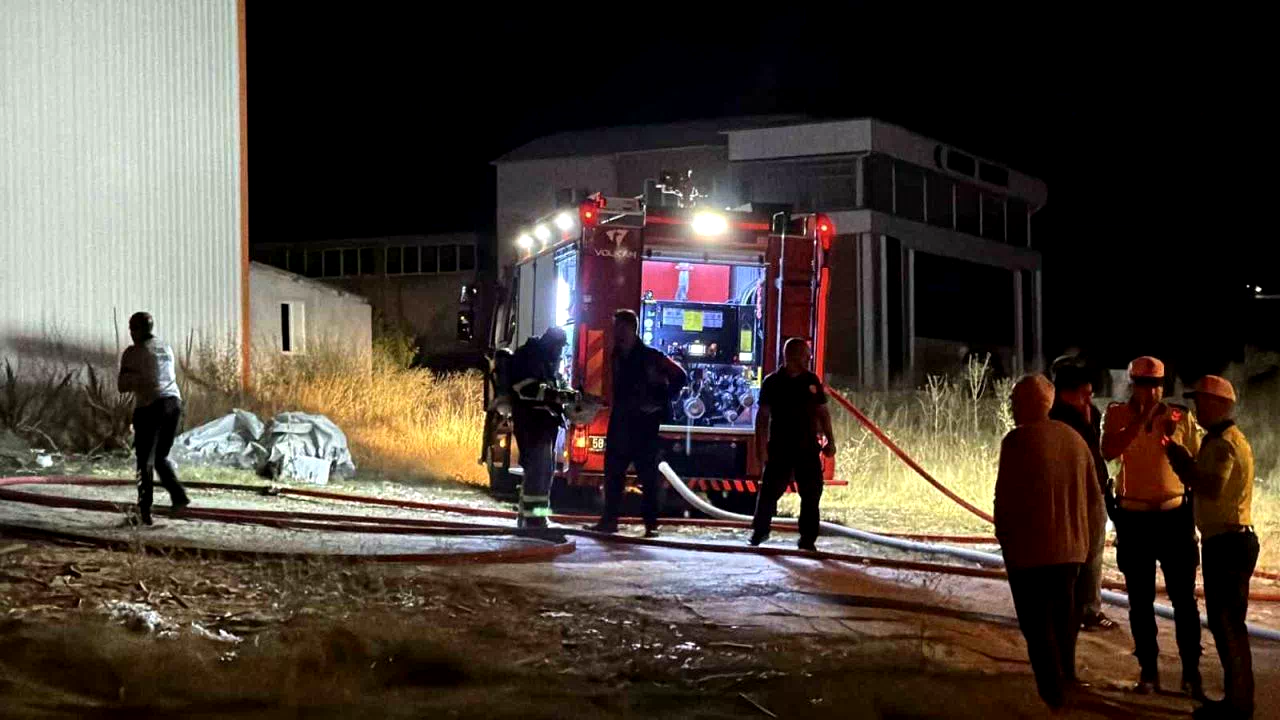 Sivas’ta OSB’deki fabrika yangını kontrol altına alındı