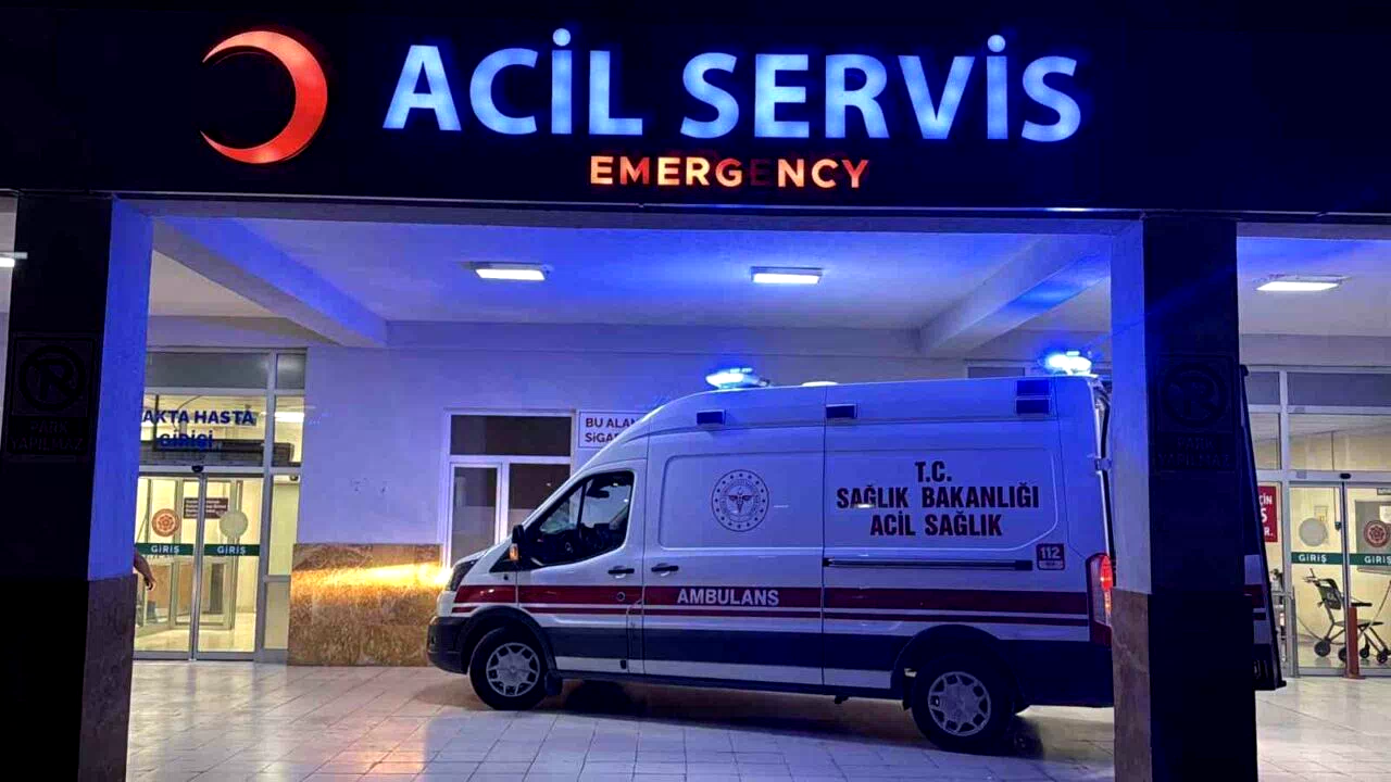 Sivas’ta trafik kazası geçiren Bitlis eski Valisi Karaömeroğülu’nun durumu ciddiyetini koruyor