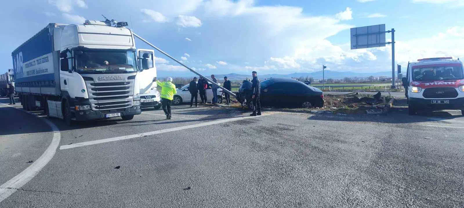 Sivas’ta trafik kazasında 6 kişi yaralandı.