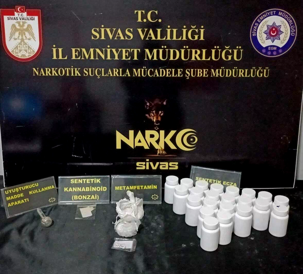Sivas’ta uyuşturucu operasyonu: 2 kişi tutuklandı, bol miktarda uyuşturucu madde ele geçirildi