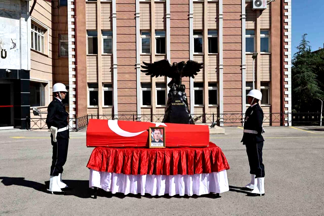 Sivas’ta vefat eden polis memuru için tören düzenlendi