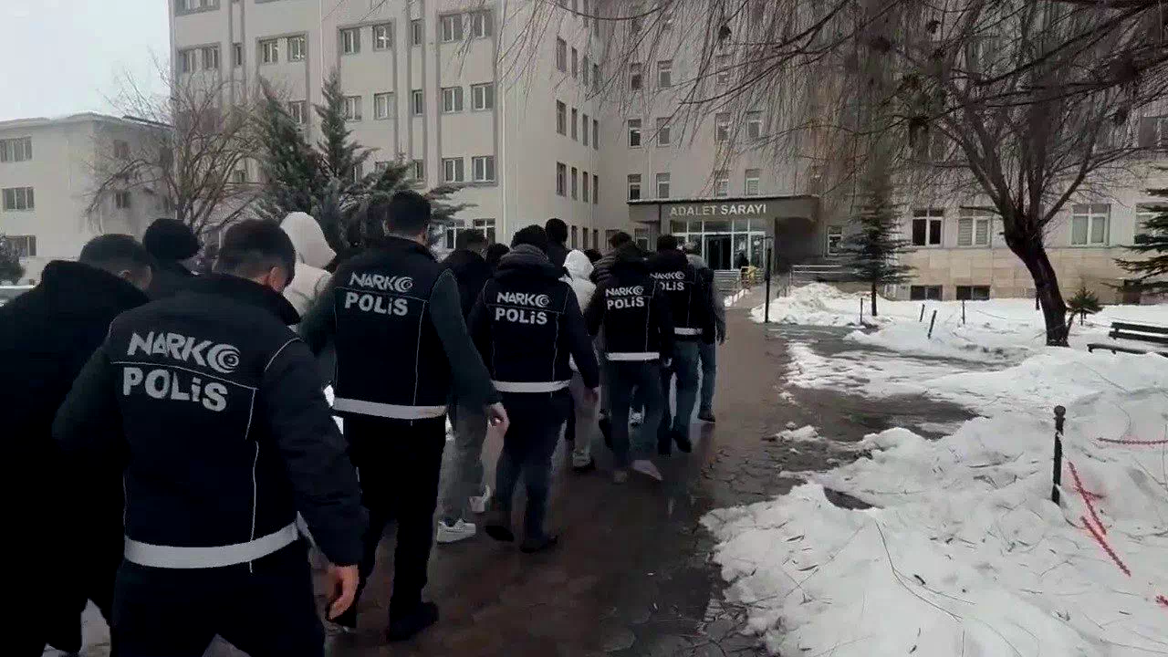 Sivas’ta zehir tacirlerine operasyon: 7 kişi tutuklandı