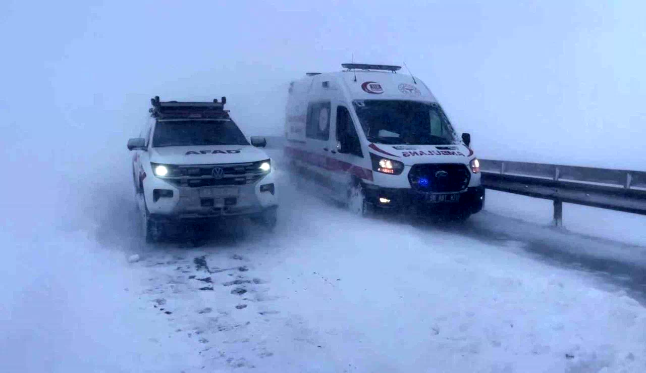 Sivas’ta zincirleme trafik kazası: 4 yaralı
