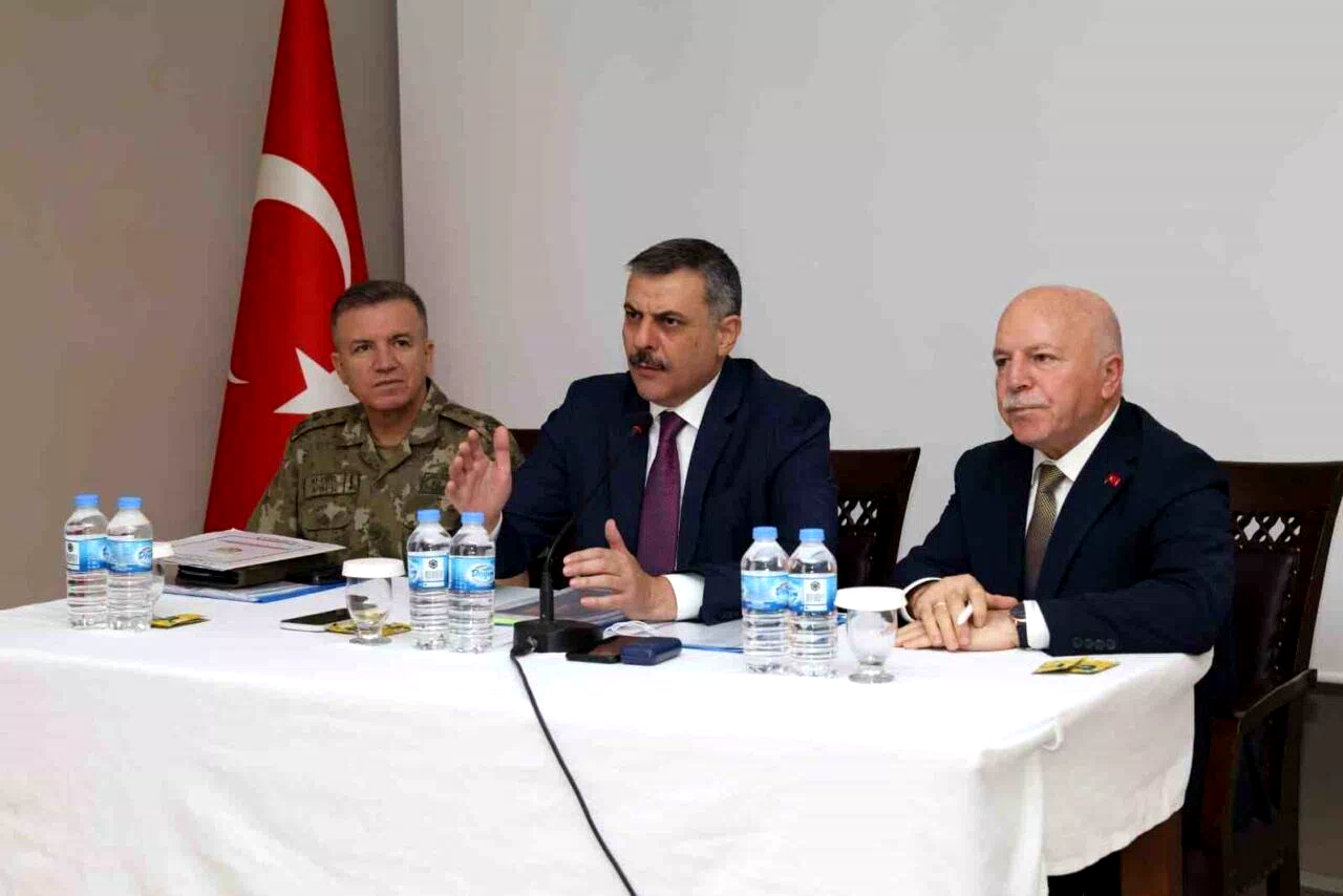 Sokak hayvanlarına yönelik tedbirler masaya yatırıldı