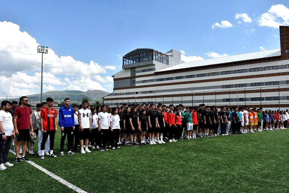 Sokaklar bizim futbol turnuvası başladı