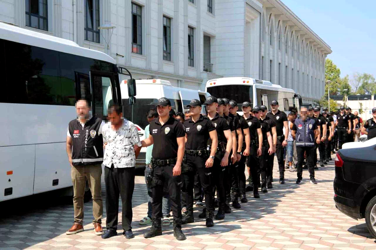 Sokakta silahlar ve demir sopalar konuşmuştu: 1 kişi hayatını kaybetti