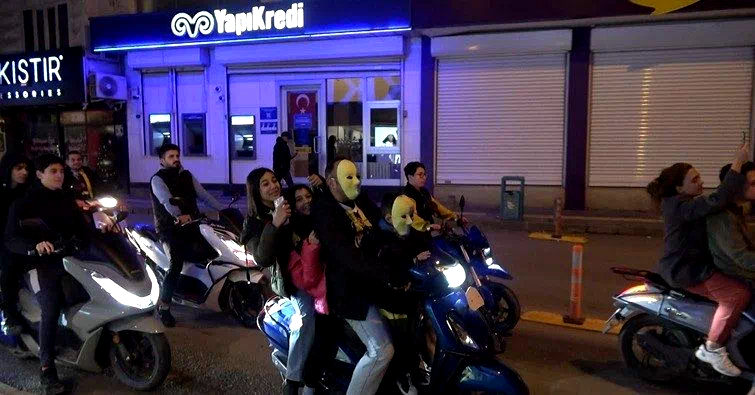 Süper Kupa zaferini Kilis’te motosikletlerle şehir turu atarak kutladılar