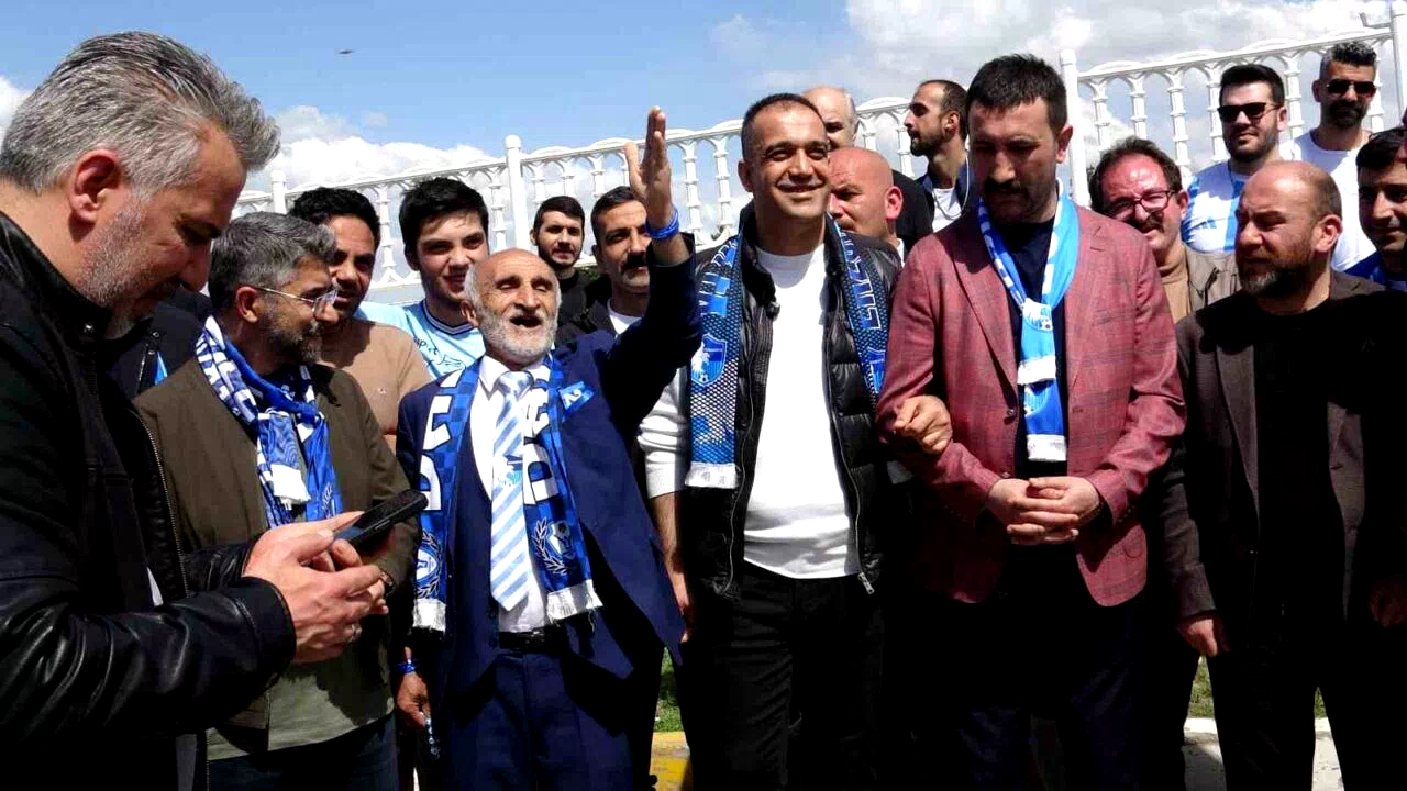 Taraftarlardan coşkulu uğurlama