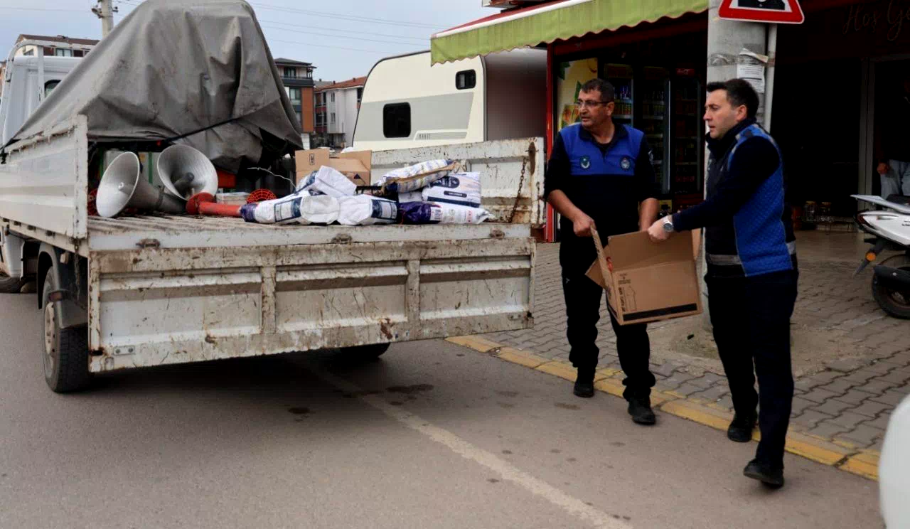 Tarihi geçmiş ürünler raflardan toplandı