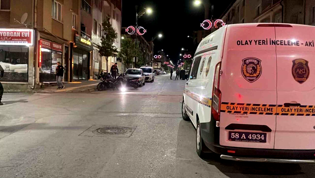 Tartışma bıçaklı kavgaya dönüştü: 1’i ağır 4 yaralı