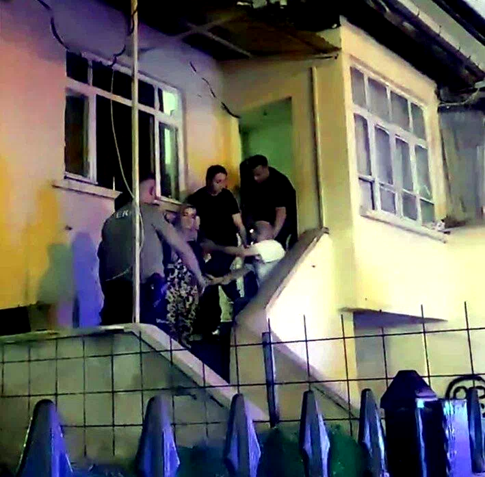 Tartıştığı kişilere bıçak çekmişti, sınır dışı edildi