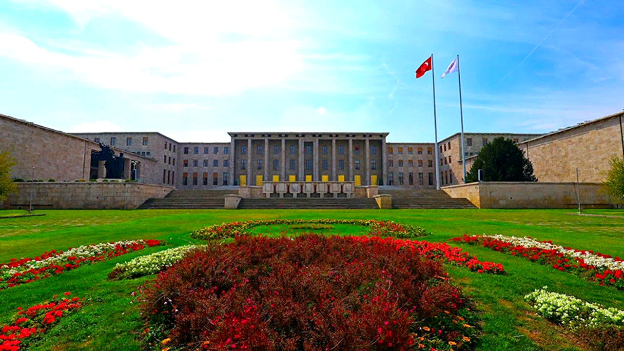 TBMM, 105. yılını çocuklarla kutluyor