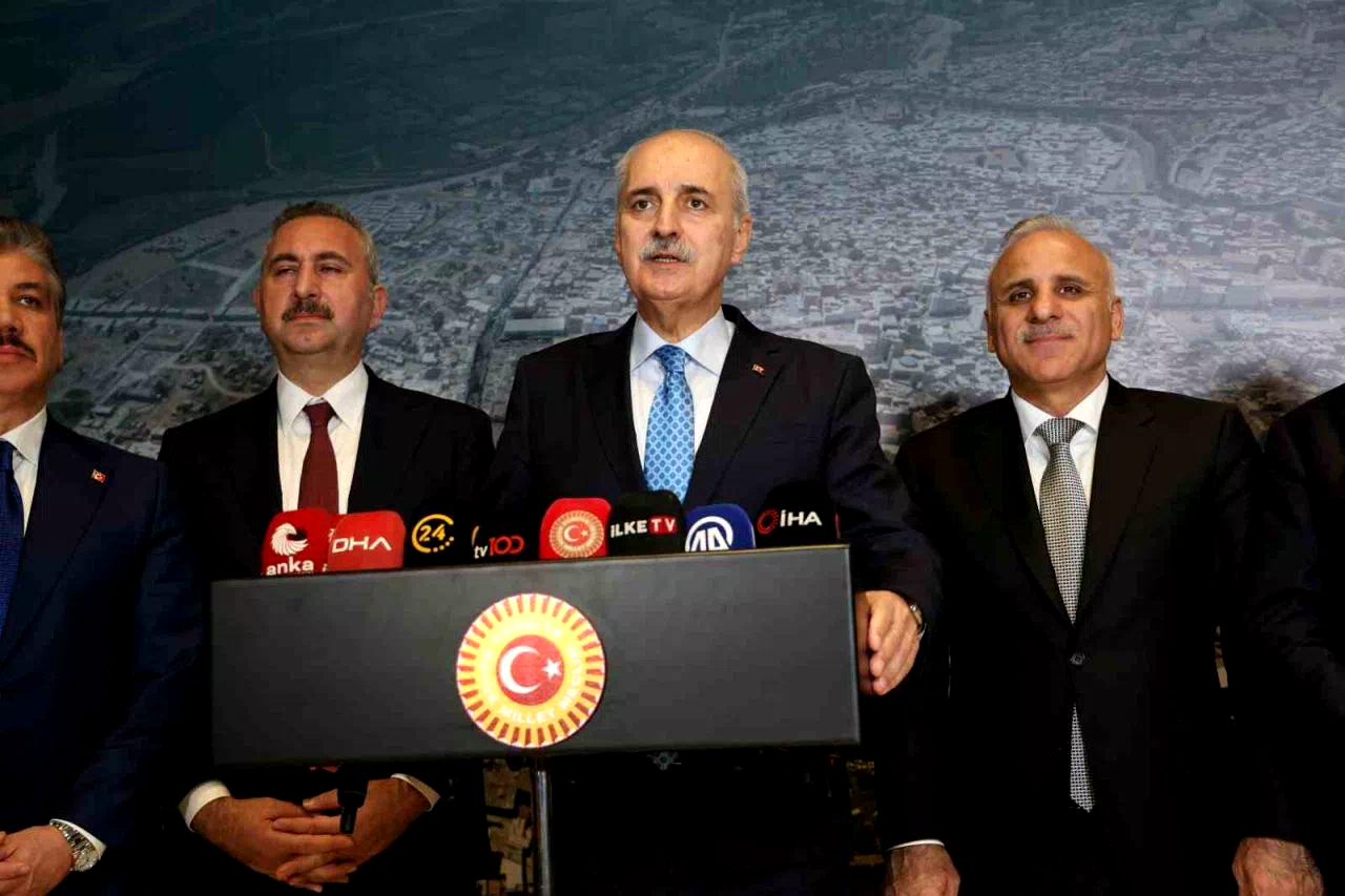 TBMM Başkanı Kurtulmuş: “Komisyon, anayasa değiştirmek için kurulmuş bir komisyon değildir”