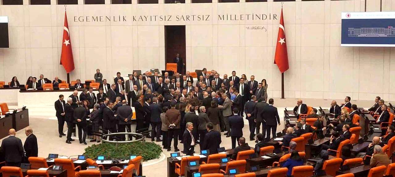 TBMM Genel Kurulu’nda “oy pusulası” gerginliği