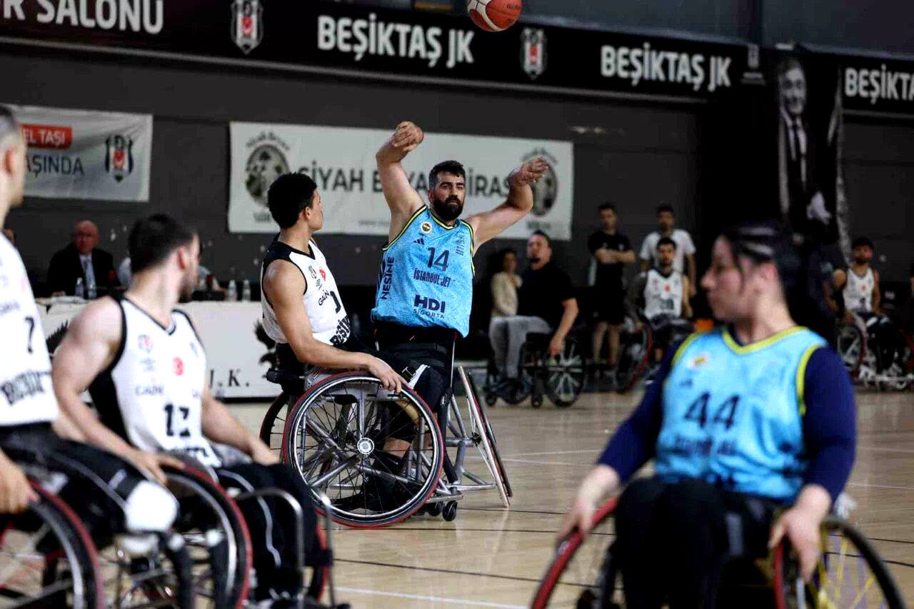 Tekerlekli Sandalye Basketbol Süper Ligi’nde şampiyon Fenerbahçe
