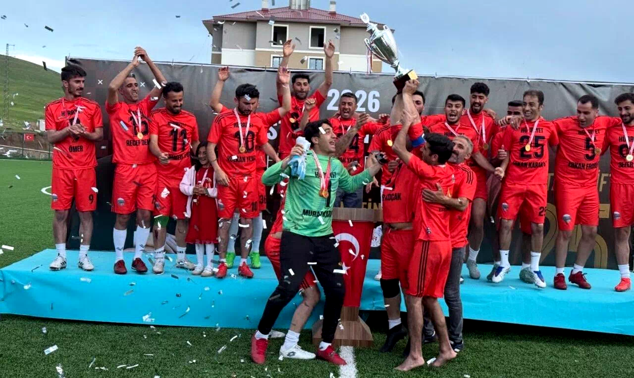 Tekman’da futbol şöleni: 2026 Mustafa Çiftçi sezonu şampiyonu Hürriyetspor oldu