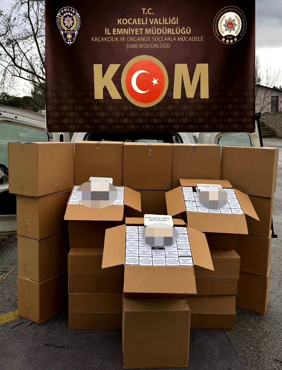 TEM Otoyolu’nda durdurulan araçta 300 bin adet makaron ele geçirildi