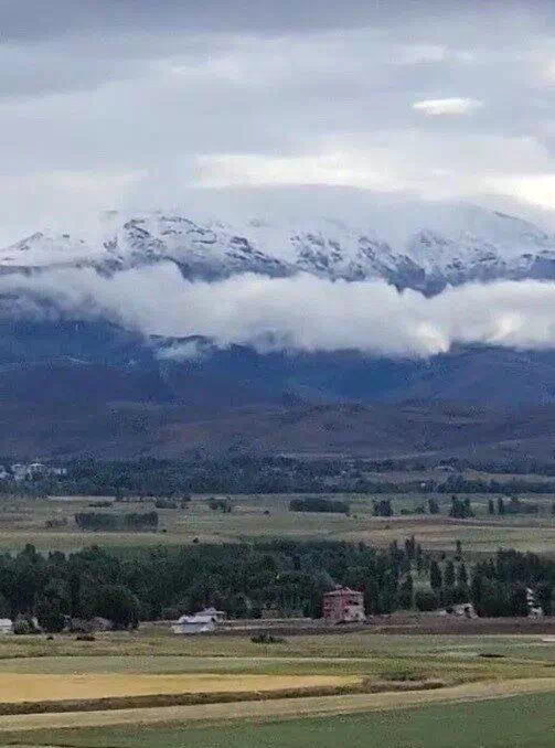 Temmuz’da kar sürprizi: Bayburt’un Soğanlı Dağı’na kar yağdı