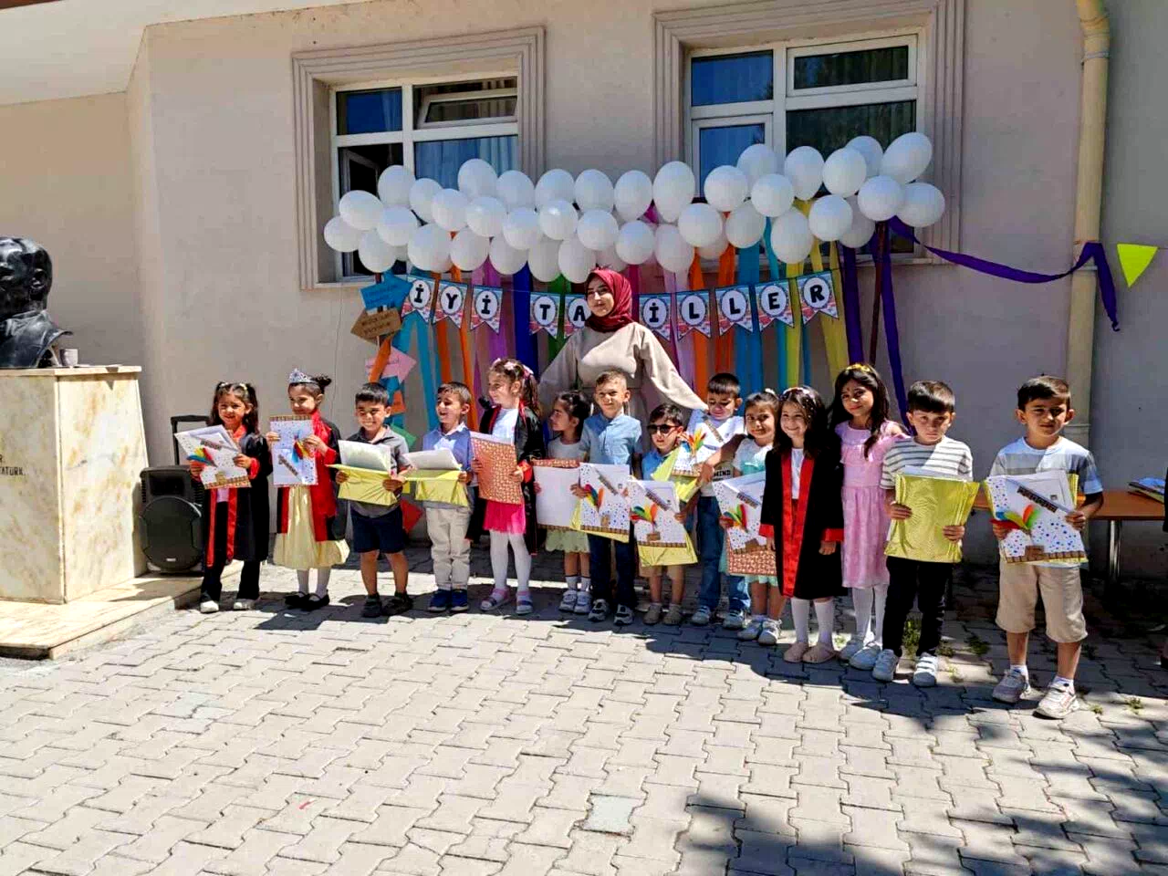 Tercan’da 2 bin 12 öğrenci karne aldı