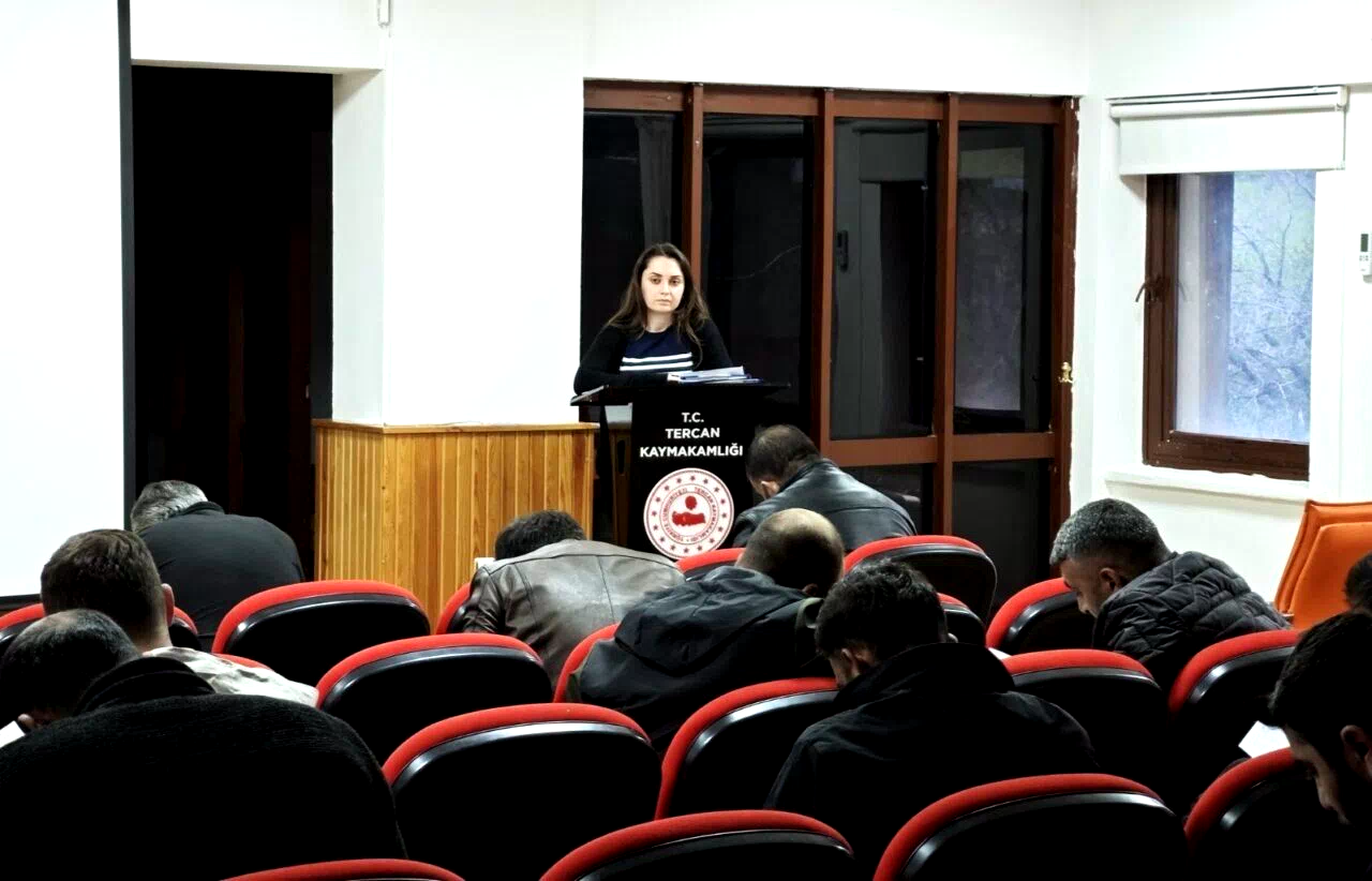Tercan’da 20 kişiye arıcılık belgesi verildi