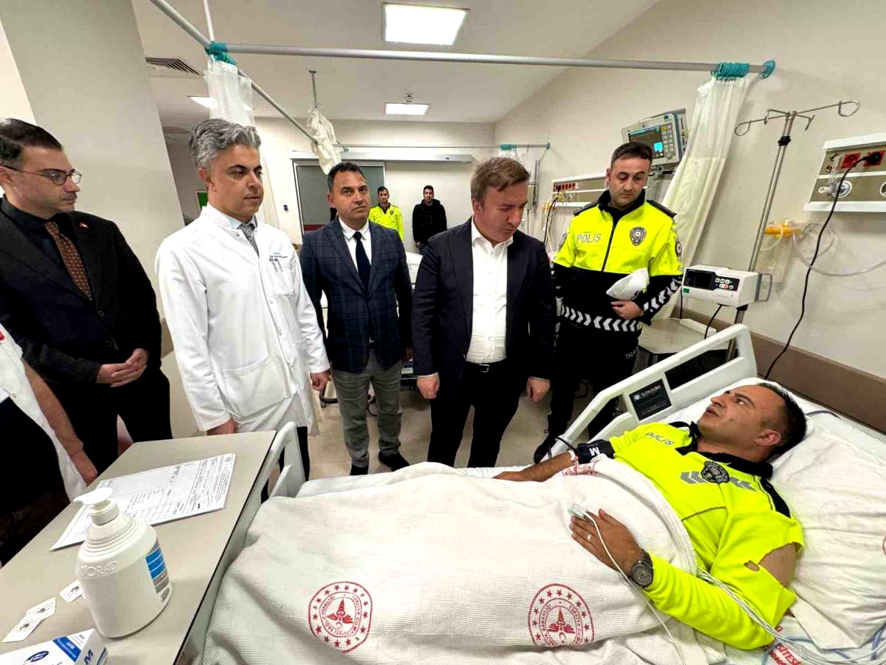 Tercan’da takla atan ekip aracındaki 3 polis memuru yaralandı