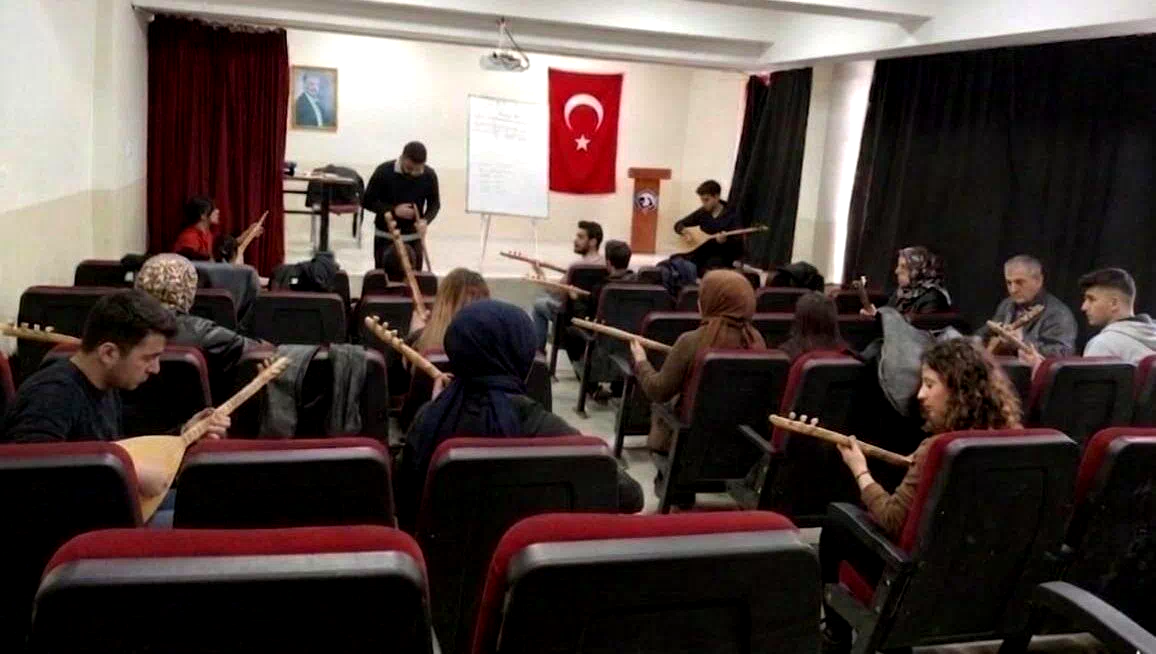 Tercan Halk Eğitim Merkezinde kurslar ilgi görüyor