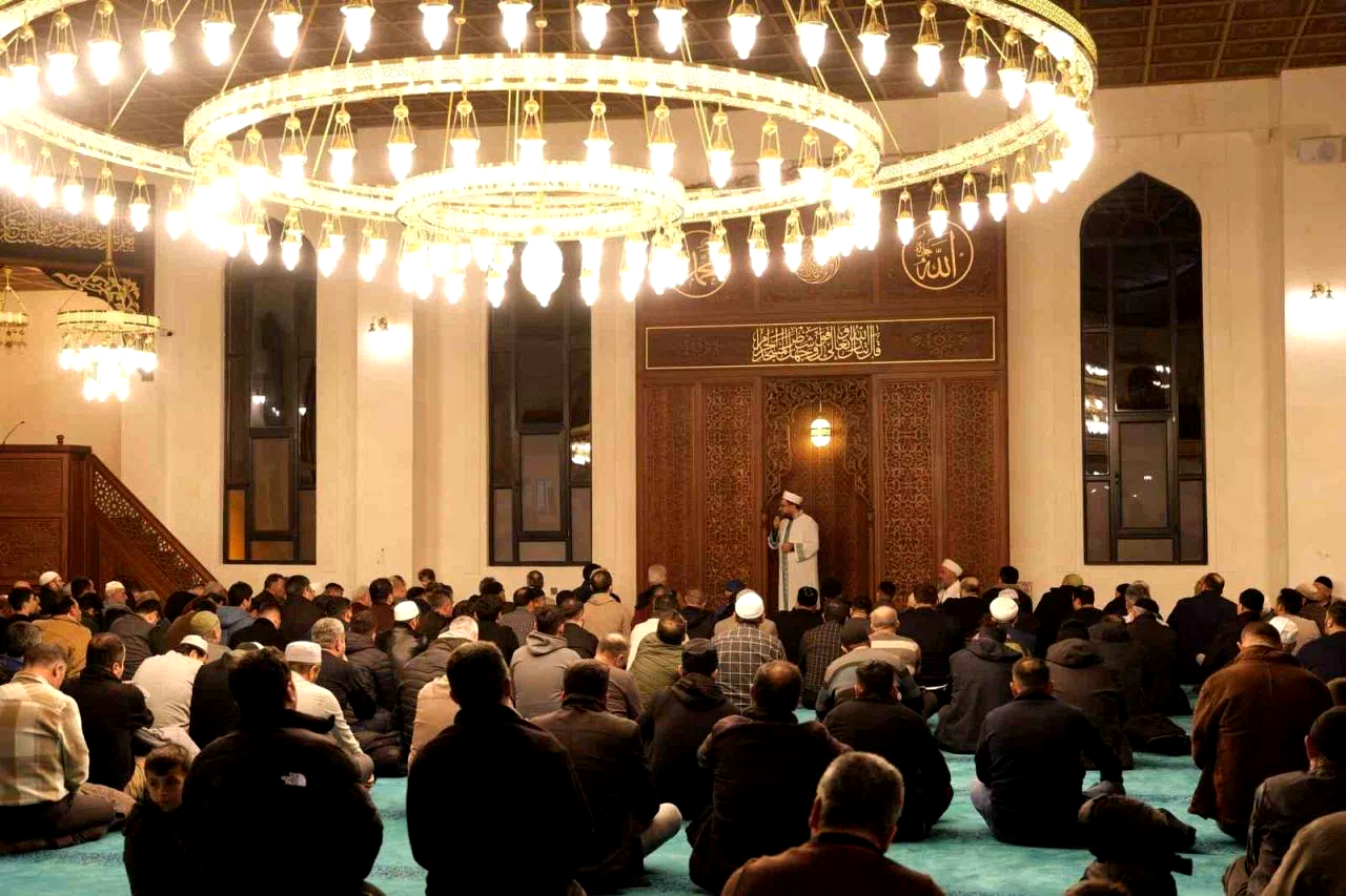 Terzibaba Mezarlığı Külliye Camii’nde Berat Kandili programı düzenlendi