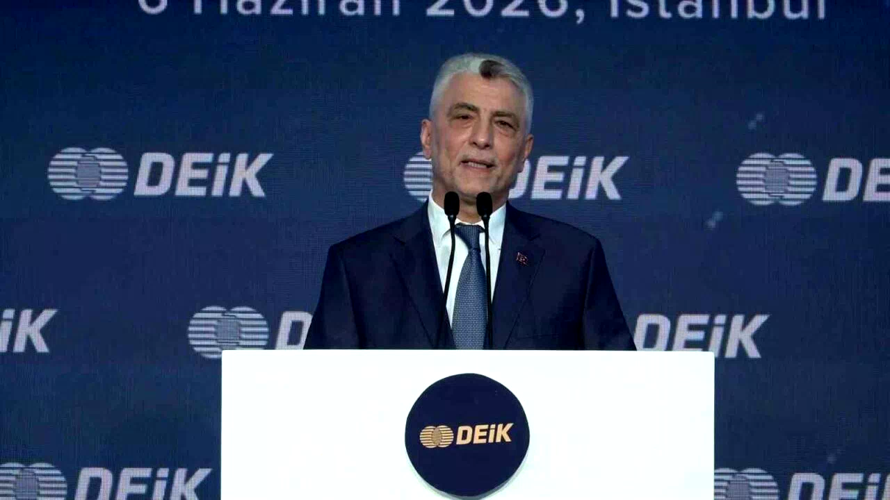 Ticaret Bakanı Bolat: “İhracatçılarımız Cumhuriyet tarihinin günlük ihracat rekorunu yenilediler”