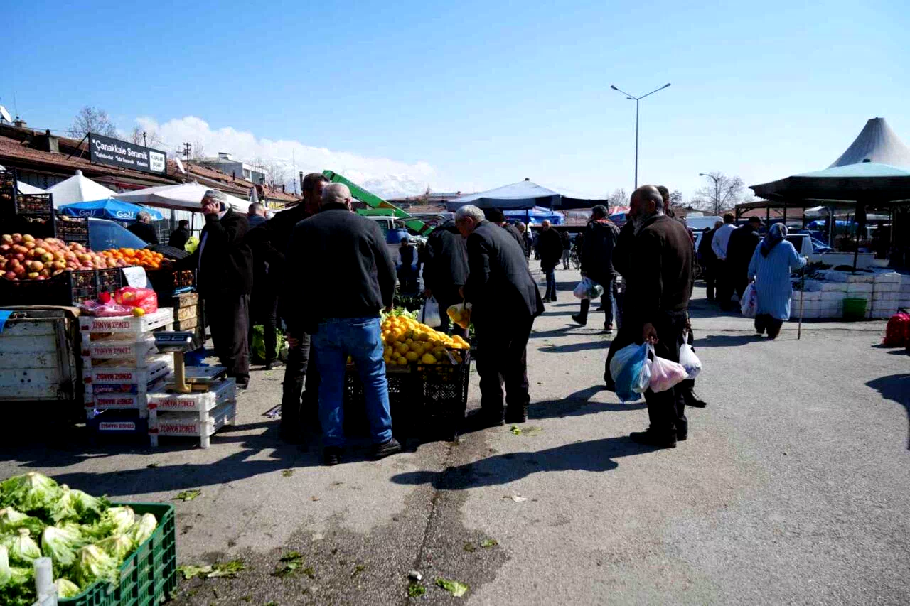 Ticaret satış hacmi yıllık yüzde 10,8 arttı