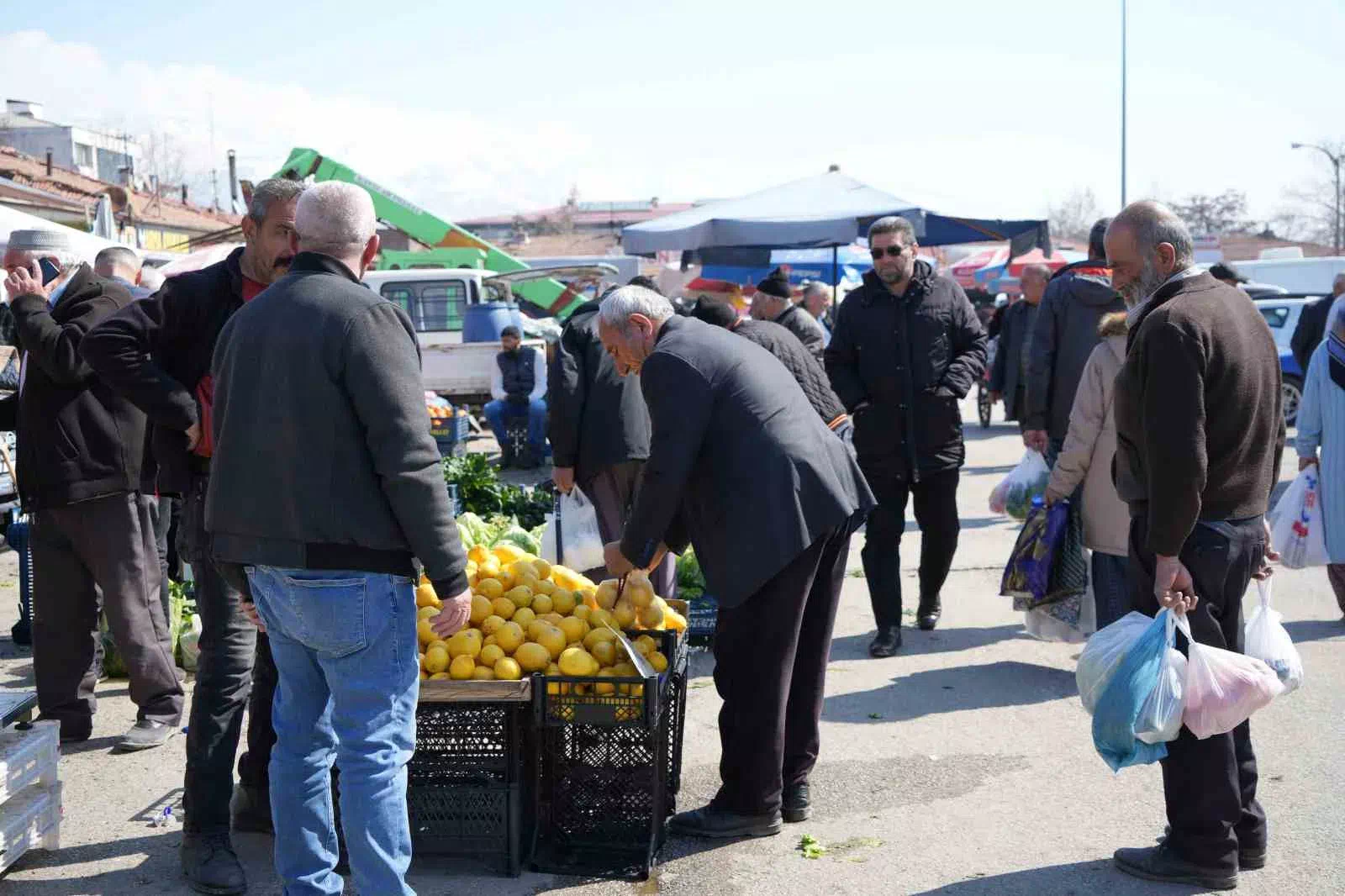 Ticaret ve Perakende Satış Haciminde Artış Devam Ediyor
