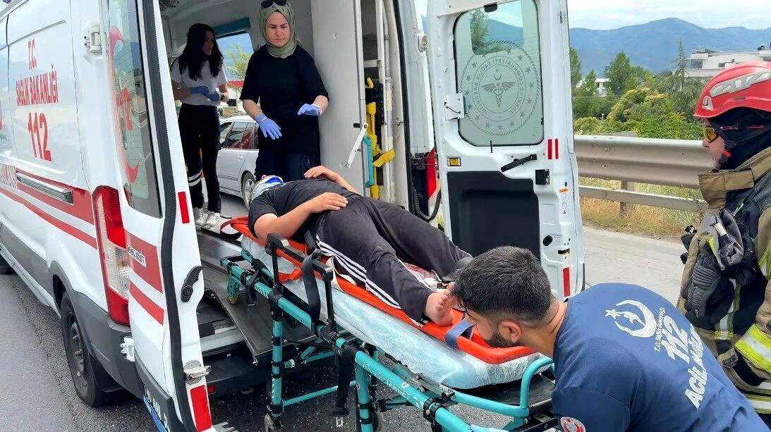 Tır, kamyona çarptı: 1 yaralı