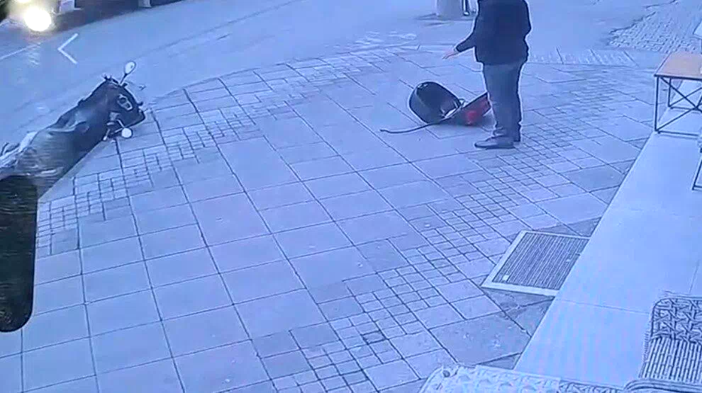Tırdan fırlayan lastik az kalsın dehşet saçıyordu