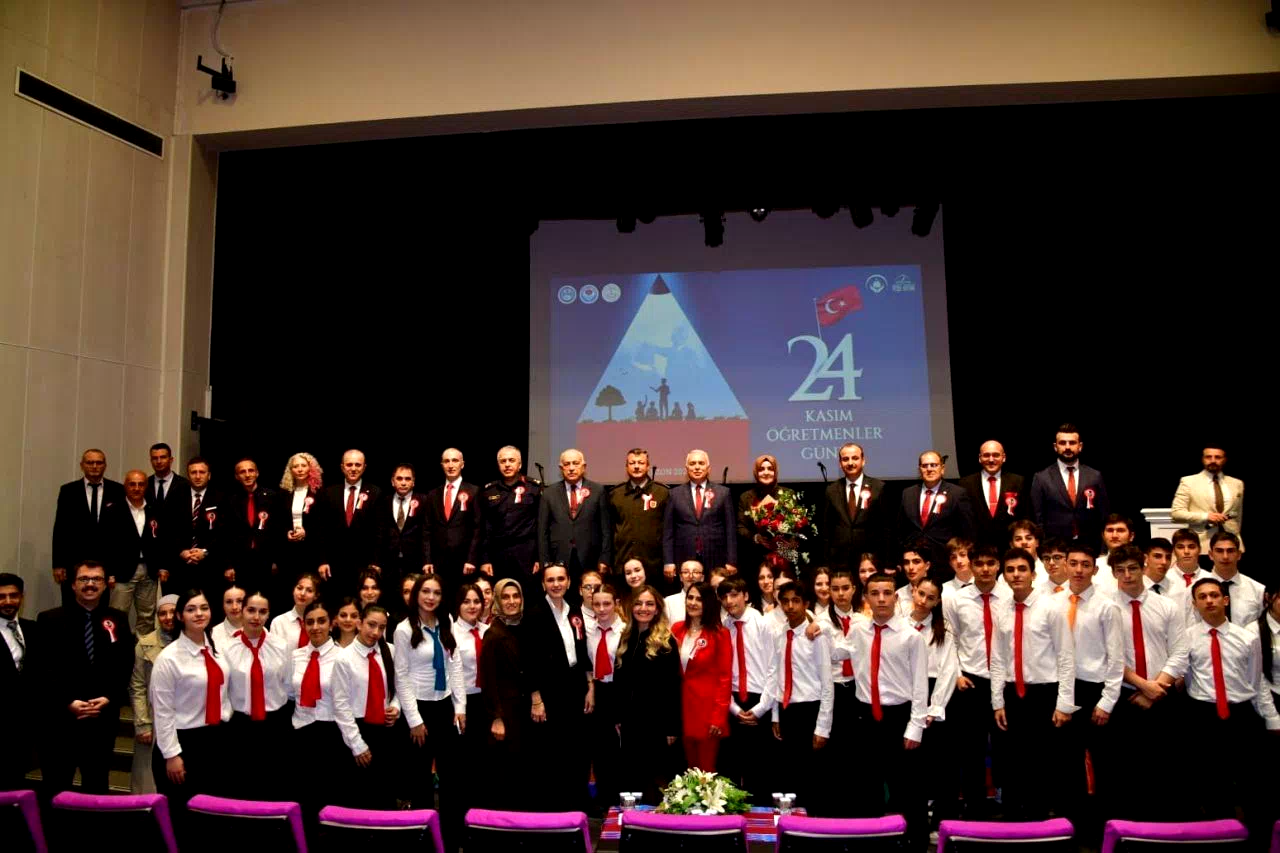 Trabzon’da 24 Kasım Öğretmenler Günü kutlamaları