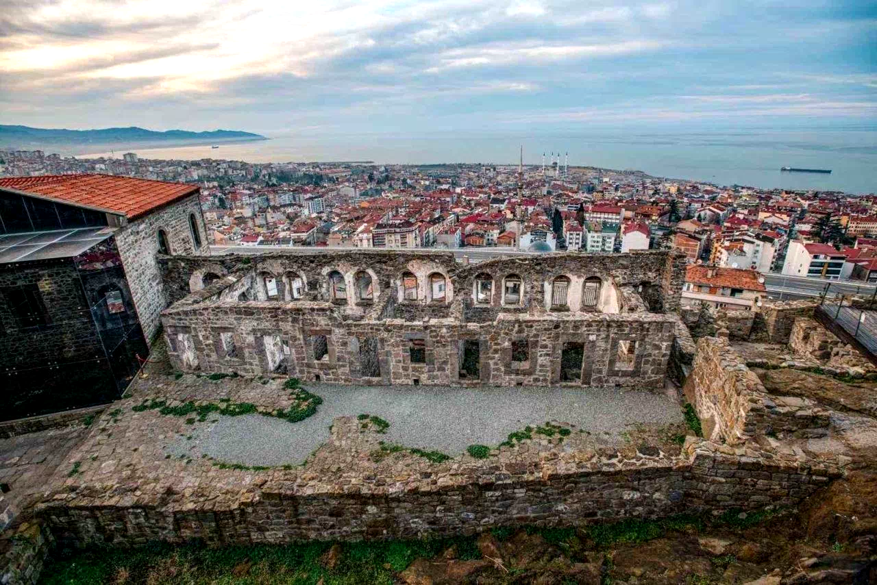 Trabzon’da Atatürk Köşkü, Çal Mağarası, Kızlar Manastırı ve Şehir Müzesi’ne ziyaretçi akını