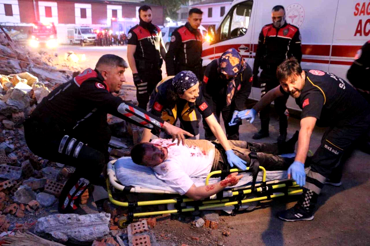 Trabzon’da deprem tatbikatı gerçeğini aratmadı
