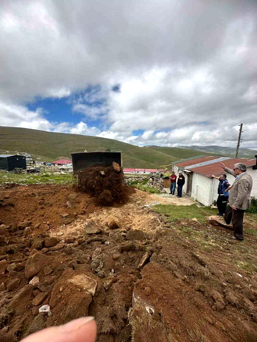 Trabzon’da kaçak yapılar yıkılıyor
