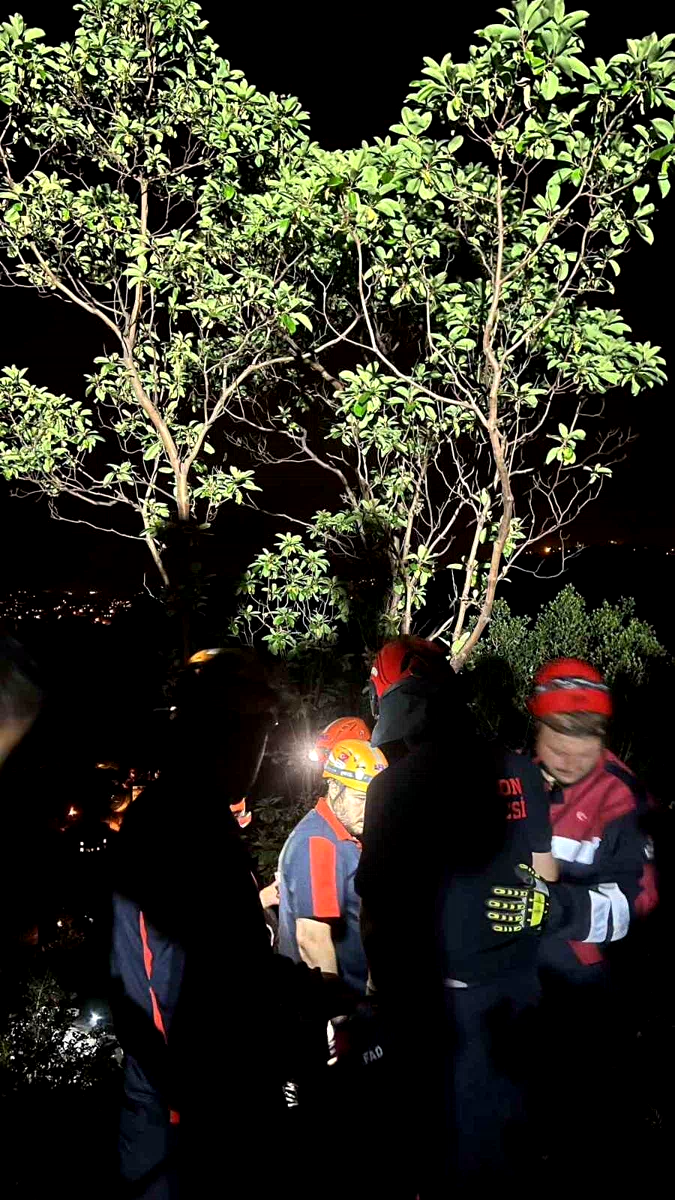 Trabzon’da sarp yamaçta mahsur kalan şahıs kurtarıldı
