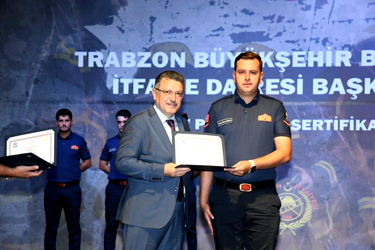 Trabzon’da yeni itfaiyeciler törenle göreve başladı