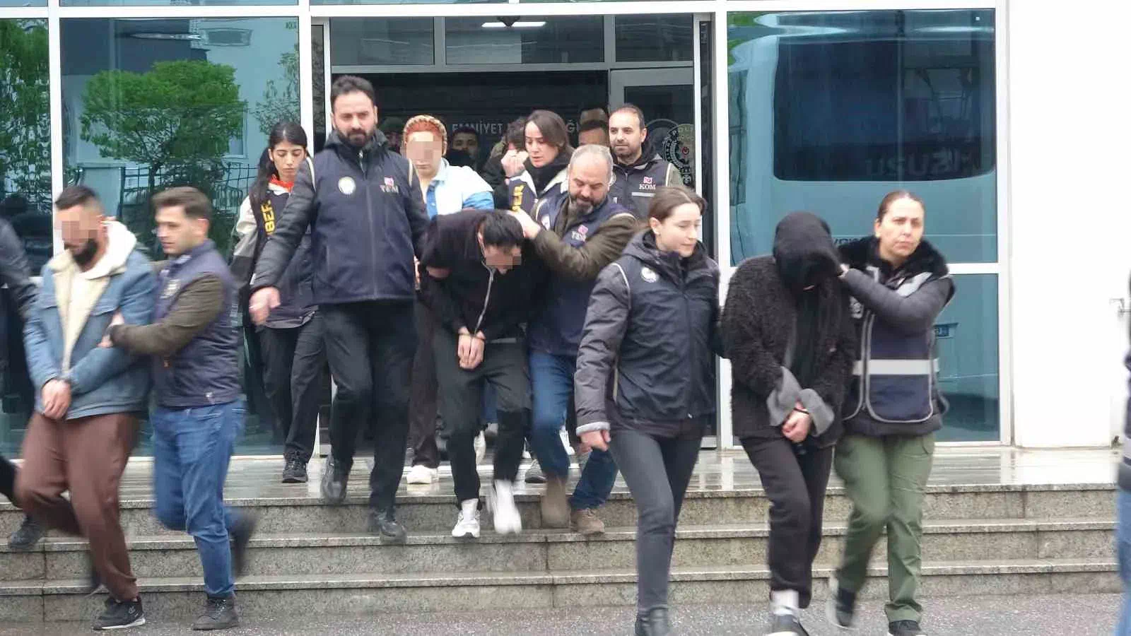 Trabzon merkezli 23 ilde yasa dışı bahis ve dolandırıcılık operasyonunda 3 tutuklama