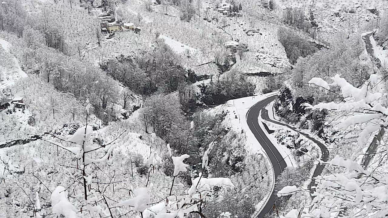 Trabzon Şalpazarı’nda 26 mahalle yolu kapandı