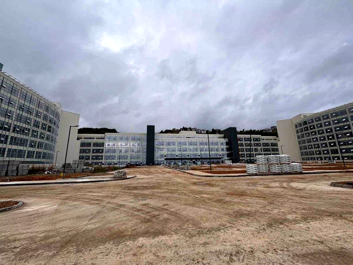 Trabzon Şehir Hastanesi’nin hizmete girişi için geri sayım başladı