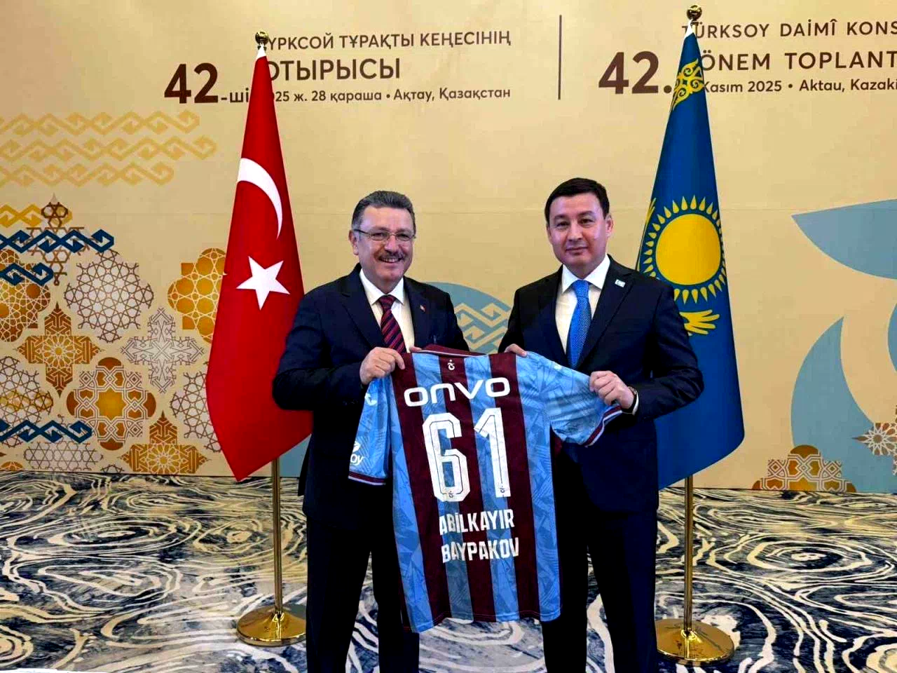 Trabzon’un yeni kardeşi Aktau oldu