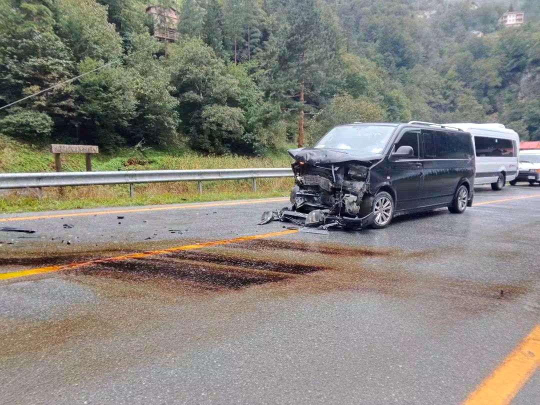 Trabzon’da hatalı sollama kazaya neden oldu: 5 yaralı