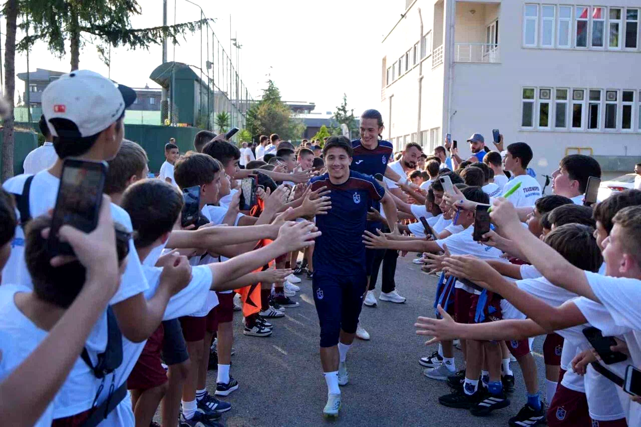 Trabzonspor’da Aral Şimşir ilk antrenmanına çıktı