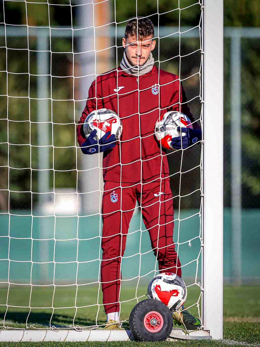 Trabzonspor’da Ernest Muçi’den 12 yıl sonra yeni seri