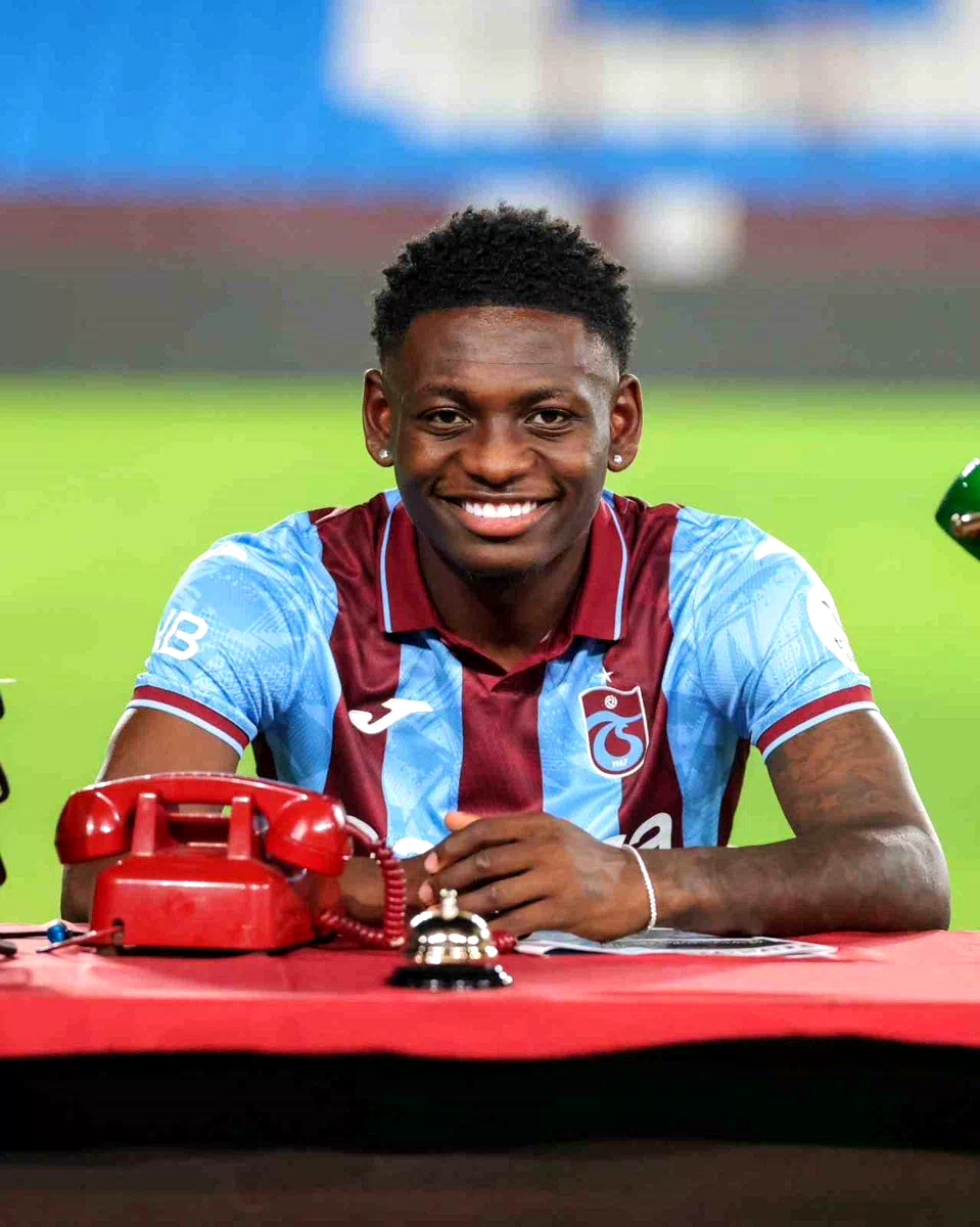Trabzonspor, Kazeem Olaigbe’yi 5 yıllığına kadrosuna kattı