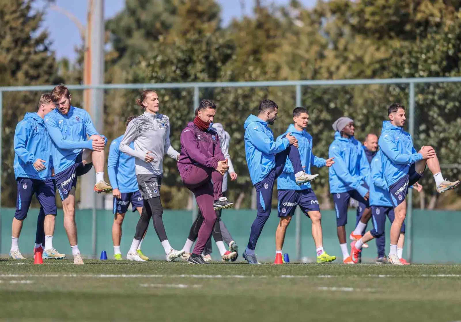Trabzonspor, Süper Lig’de Konyaspor deplasmanına 5 eksikle gidiyor.